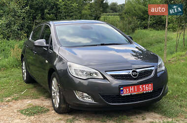 Хетчбек Opel Astra 2011 в Львові
