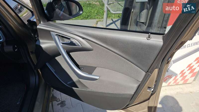 Седан Opel Astra 2012 в Луцке фото 10 Седан Opel Astra 2012 в Луцке