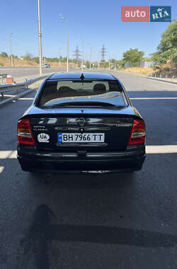 Седан Opel Astra 2006 в 