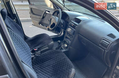 Седан Opel Astra 2006 в 