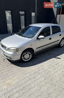Хэтчбек Opel Astra 2002 в Черновцах