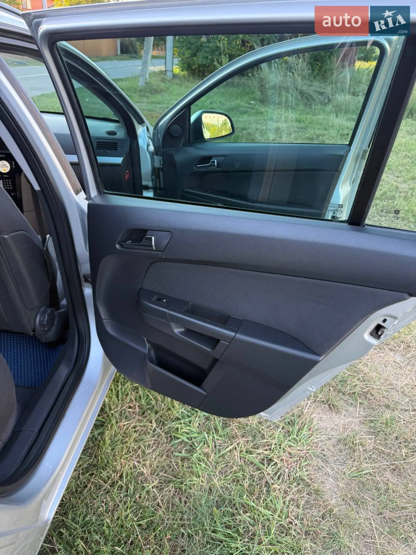 2010 Opel Astra - мініатюра 18