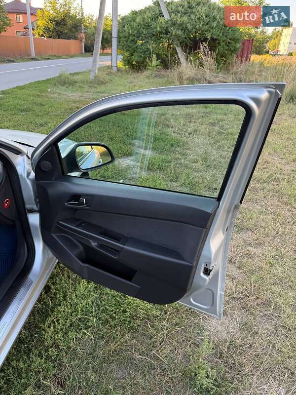 Универсал Opel Astra 2010 в Киеве