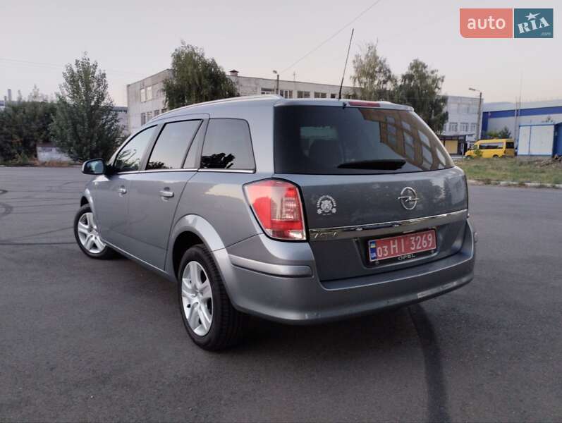 Универсал Opel Astra 2010 в Белой Церкви