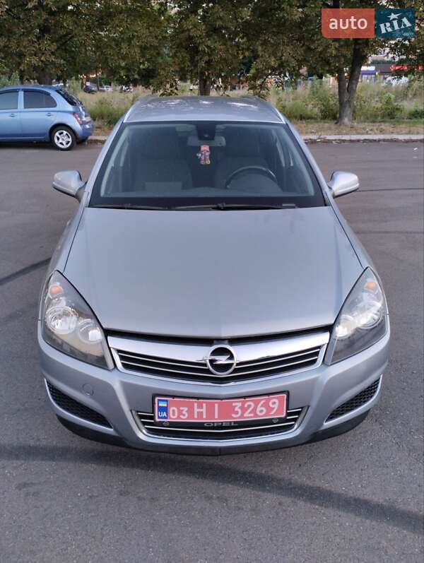 Универсал Opel Astra 2010 в Белой Церкви
