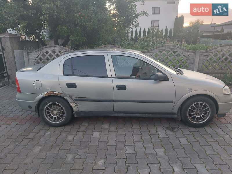 Седан Opel Astra 2006 в Жовкві фото 11 Седан Opel Astra 2006 в Жовкві