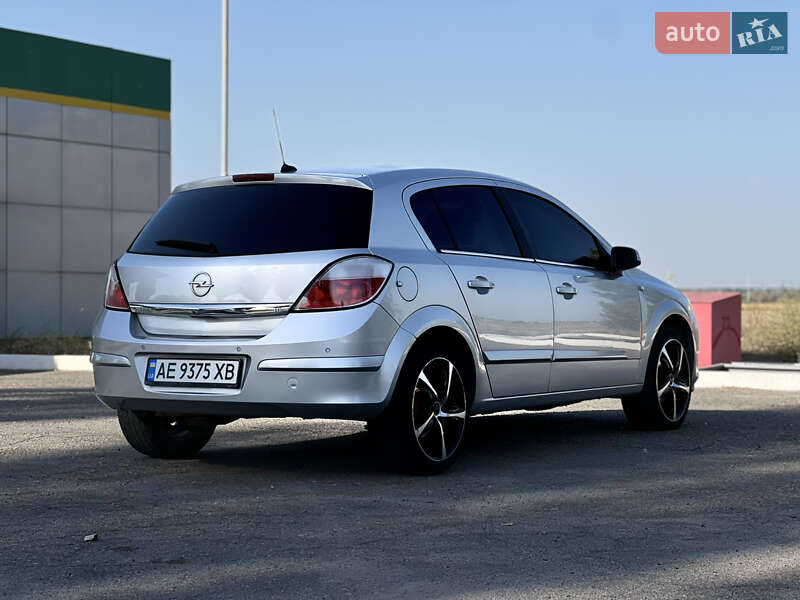 Хэтчбек Opel Astra 2004 в Днепре