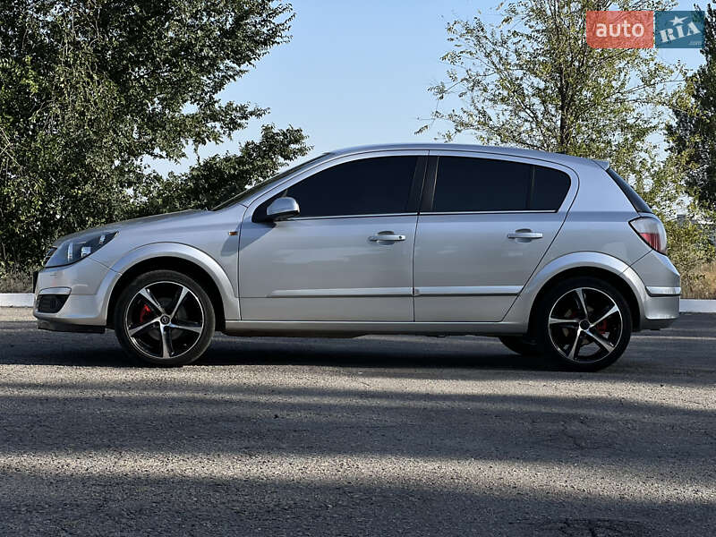 Хэтчбек Opel Astra 2004 в Днепре