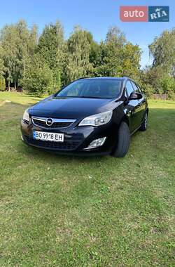 Универсал Opel Astra 2011 в Тернополе
