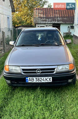 Седан Opel Astra 1993 в Хмельнике