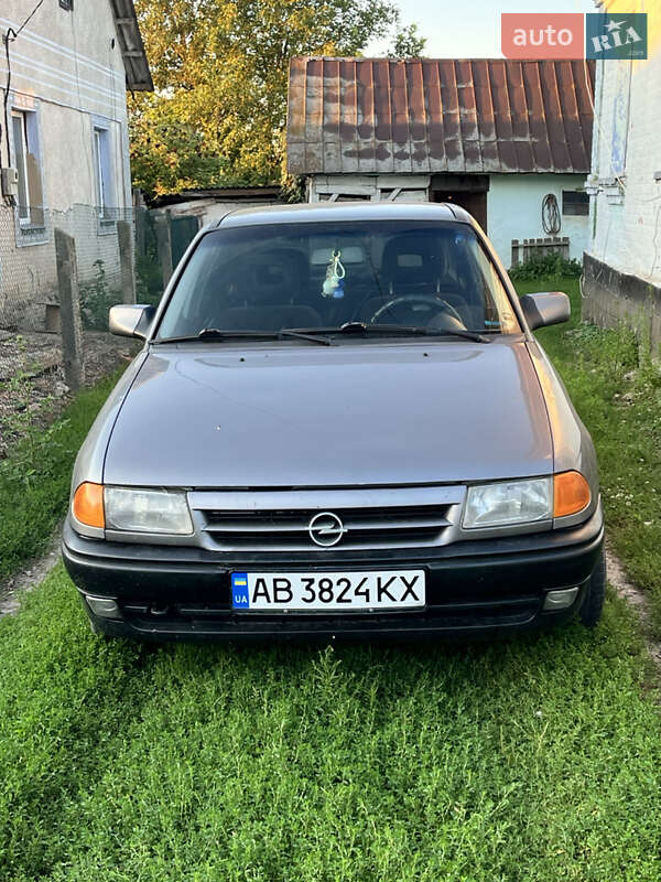 Седан Opel Astra 1993 в 
