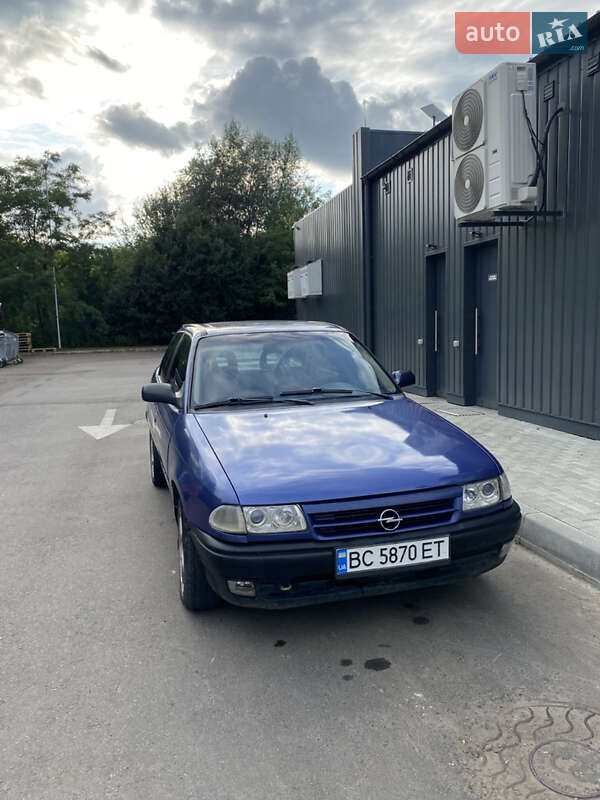 Седан Opel Astra 1992 в Жидачове