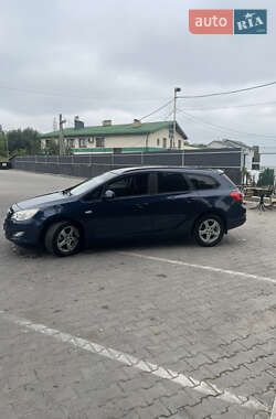 Универсал Opel Astra 2011 в 