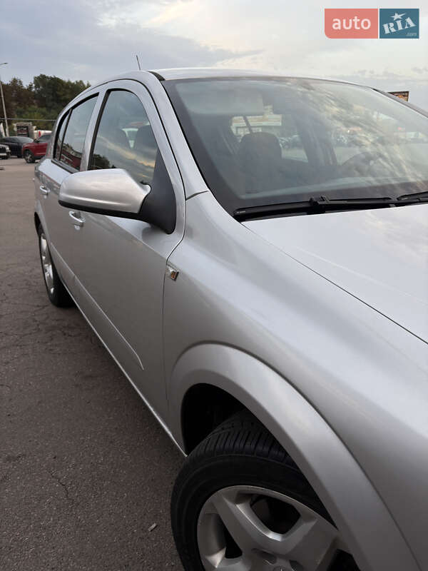 Хетчбек Opel Astra 2006 в Полтаві фото 13 Хетчбек Opel Astra 2006 в Полтаві