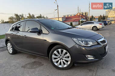 Хэтчбек Opel Astra 2010 в 