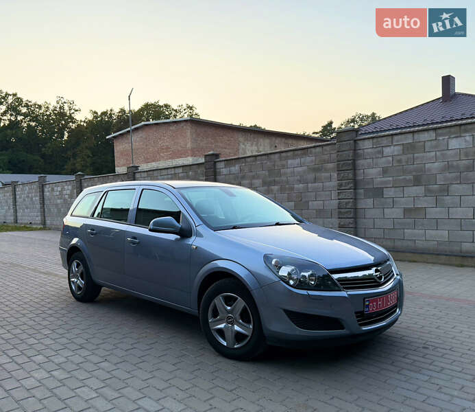 Opel Astra 2010