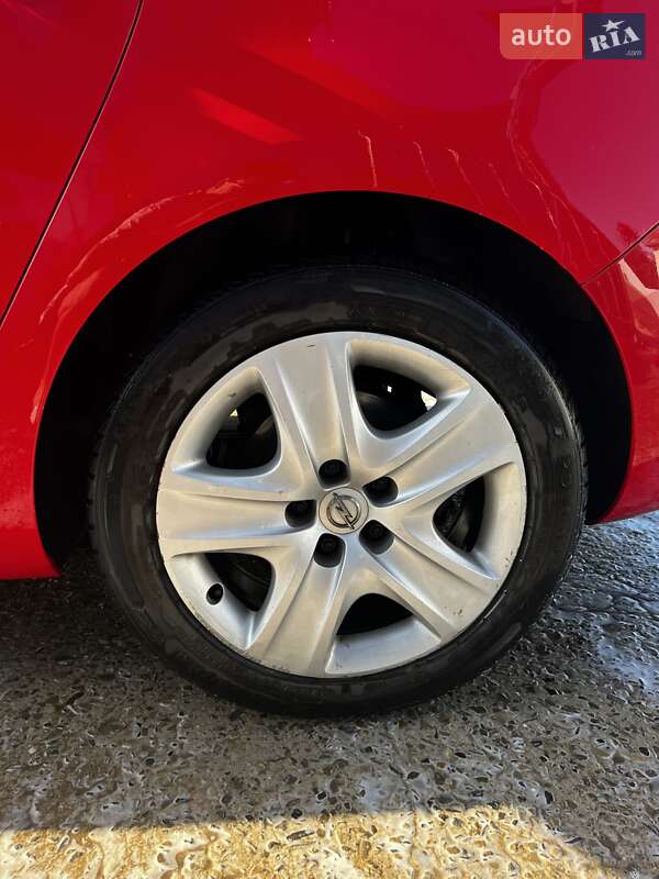 Универсал Opel Astra 2011 в Коломые