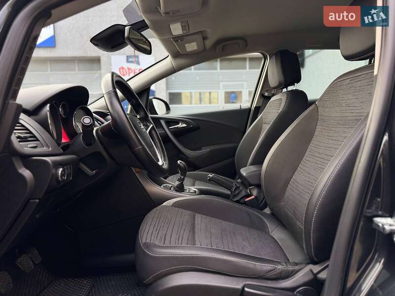 Универсал Opel Astra 2015 в Луцке