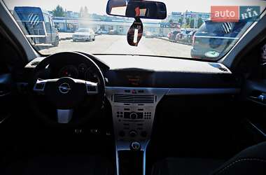 Универсал Opel Astra 2006 в 