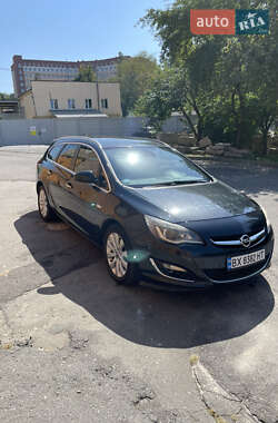 Универсал Opel Astra 2012 в 