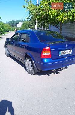 Седан Opel Astra 2003 в 