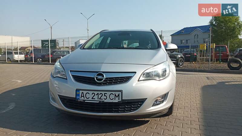 Opel Astra 2011