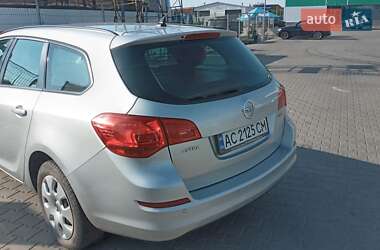 Универсал Opel Astra 2011 в 