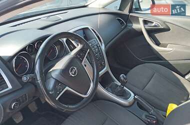 Универсал Opel Astra 2011 в 