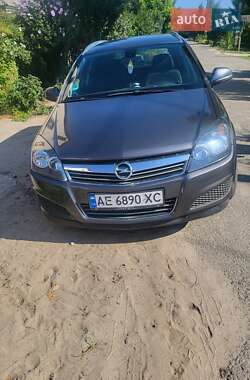 Универсал Opel Astra 2010 в Днепре