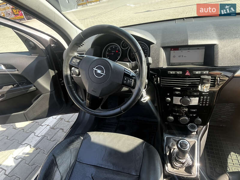 Универсал Opel Astra 2010 в Каменец-Подольском