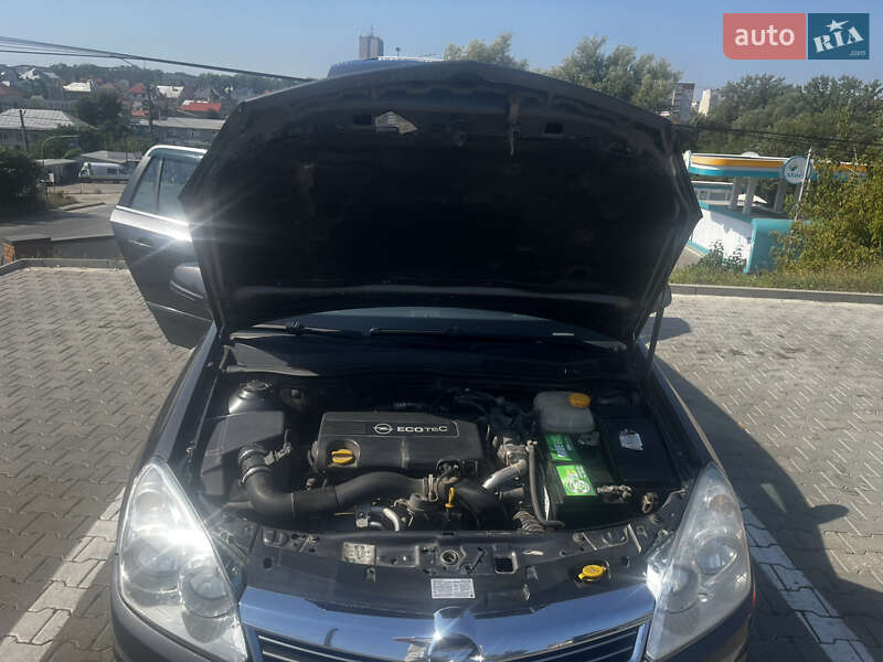 Универсал Opel Astra 2010 в Каменец-Подольском