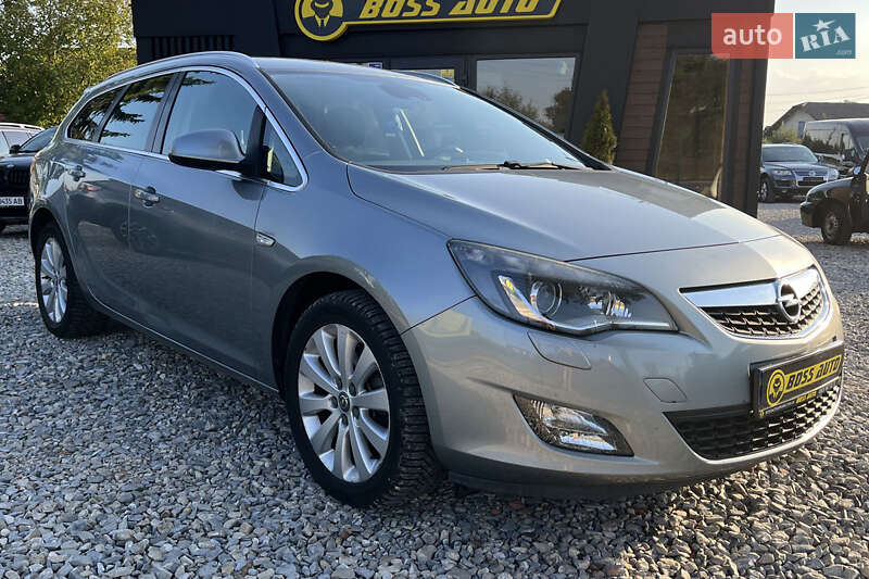 Opel Astra 2011