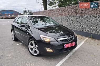 Универсал Opel Astra 2011 в Житомире
