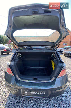 Хетчбек Opel Astra 2009 в 