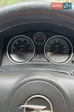 Универсал Opel Astra 2010 в 