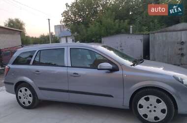 Універсал Opel Astra 2005 в Золочеві
