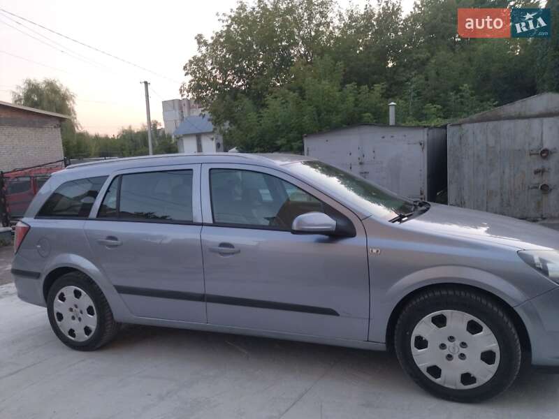 Универсал Opel Astra 2005 в 