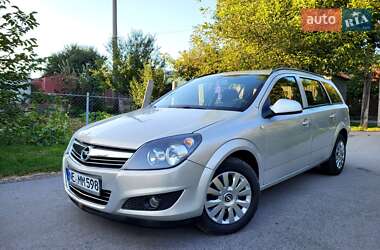 Универсал Opel Astra 2010 в 