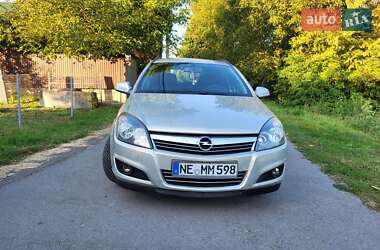 Универсал Opel Astra 2010 в 