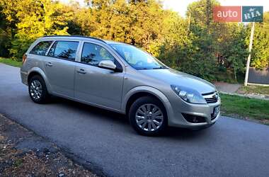 Универсал Opel Astra 2010 в 