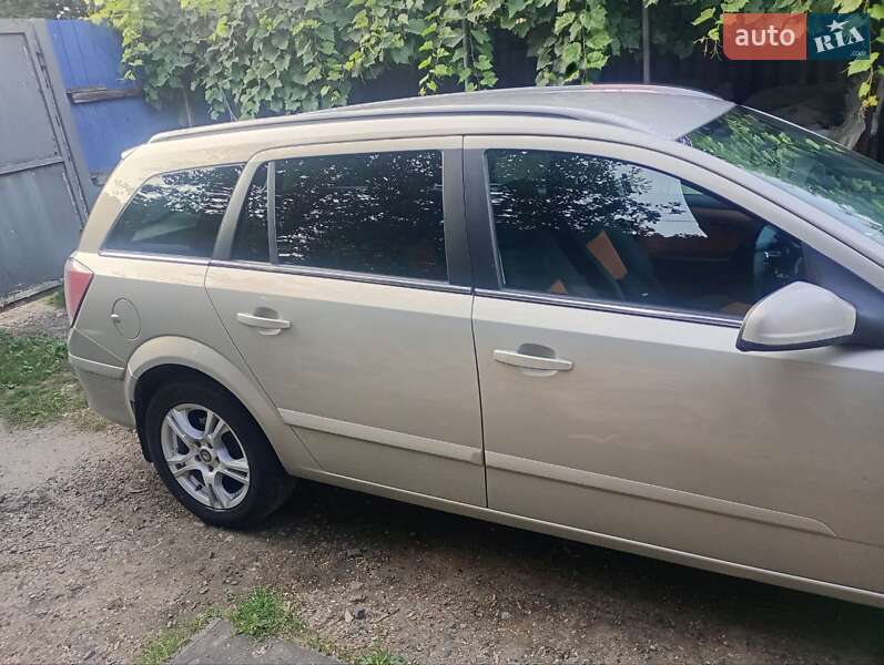 Універсал Opel Astra 2005 в Сумах