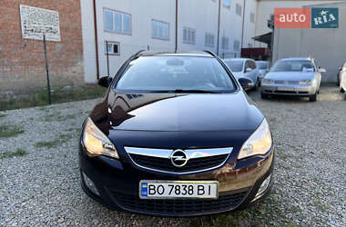 Универсал Opel Astra 2012 в 