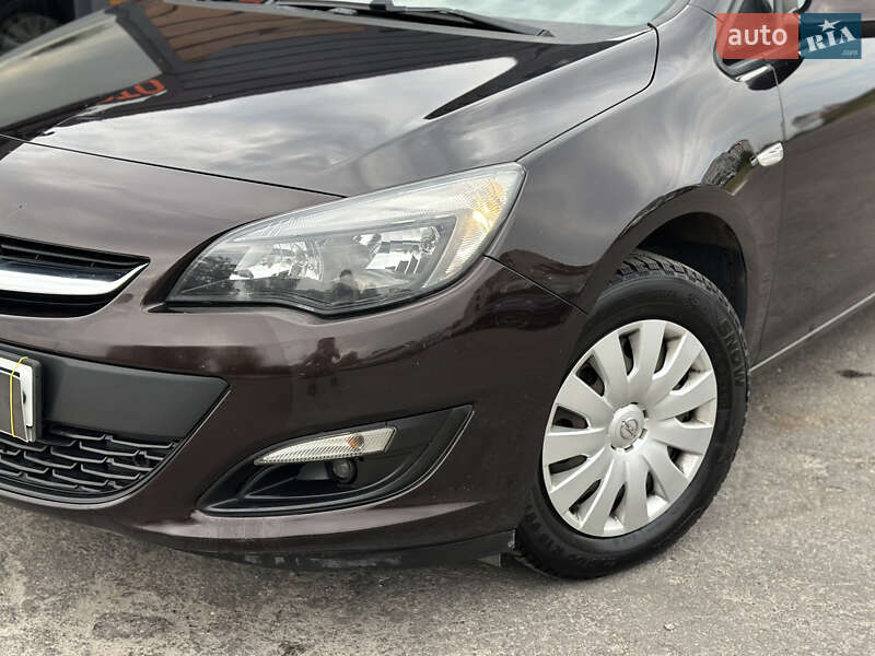 Универсал Opel Astra 2014 в Шептицькому