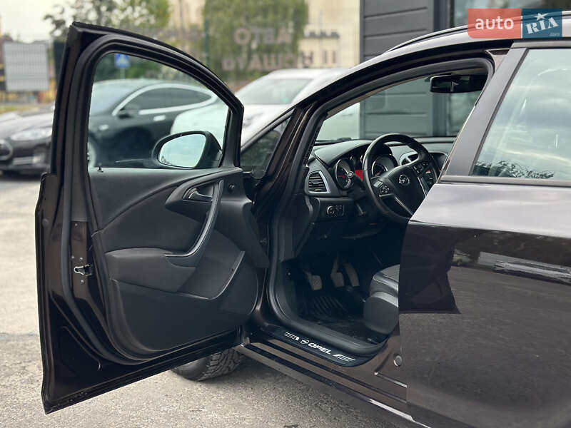 Универсал Opel Astra 2014 в Шептицькому