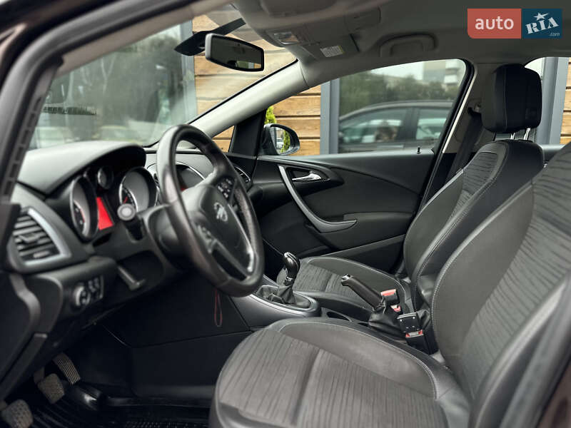 Универсал Opel Astra 2014 в Шептицькому