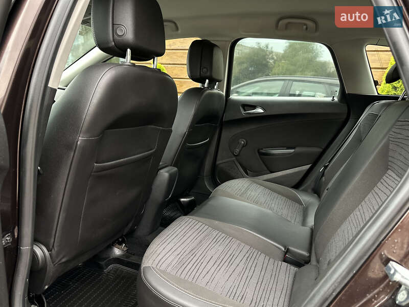 Универсал Opel Astra 2014 в Шептицькому