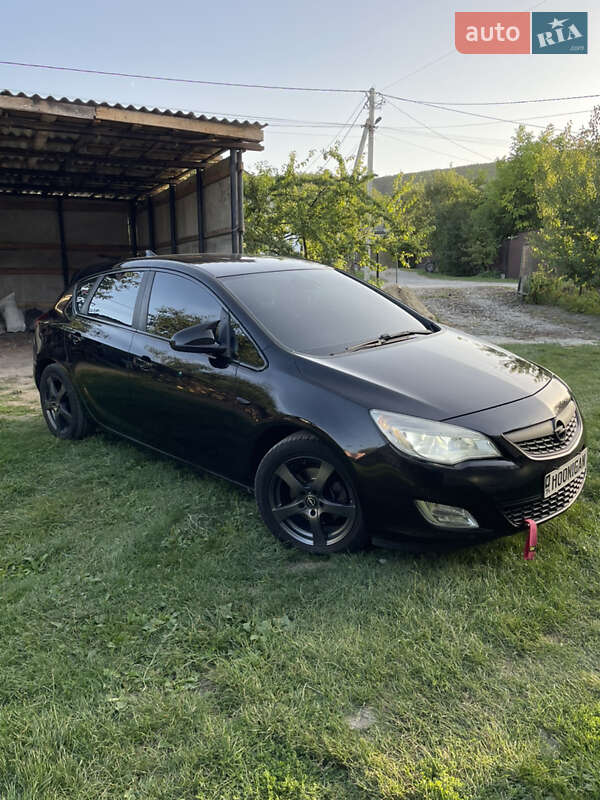 Opel Astra 2010