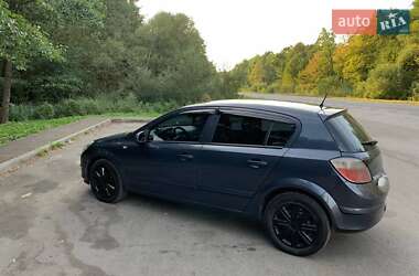 Хэтчбек Opel Astra 2006 в 