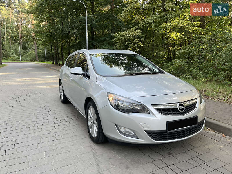 Opel Astra 2012