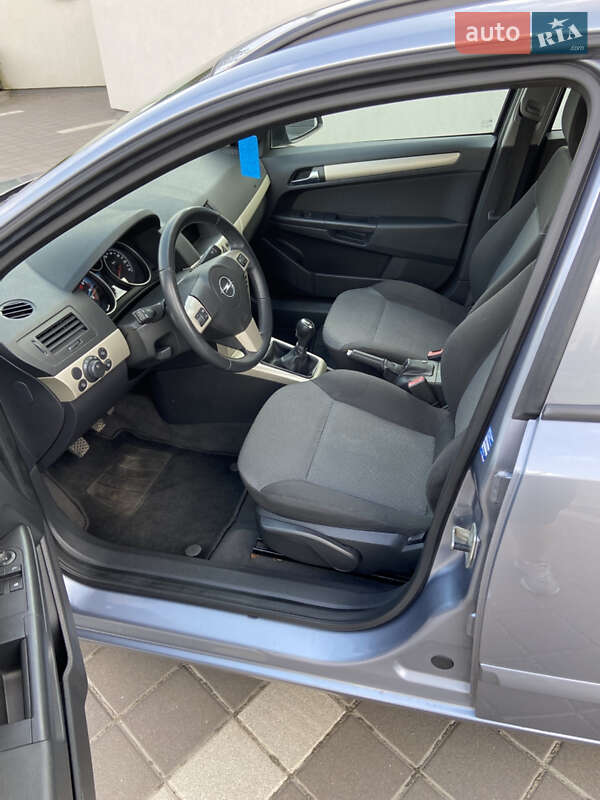 Универсал Opel Astra 2008 в Белой Церкви